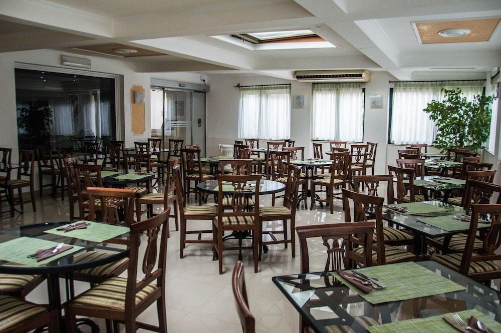 Hotel & Apartments Villa Linda จีอาร์ดีนี นักซอส ภายนอก รูปภาพ