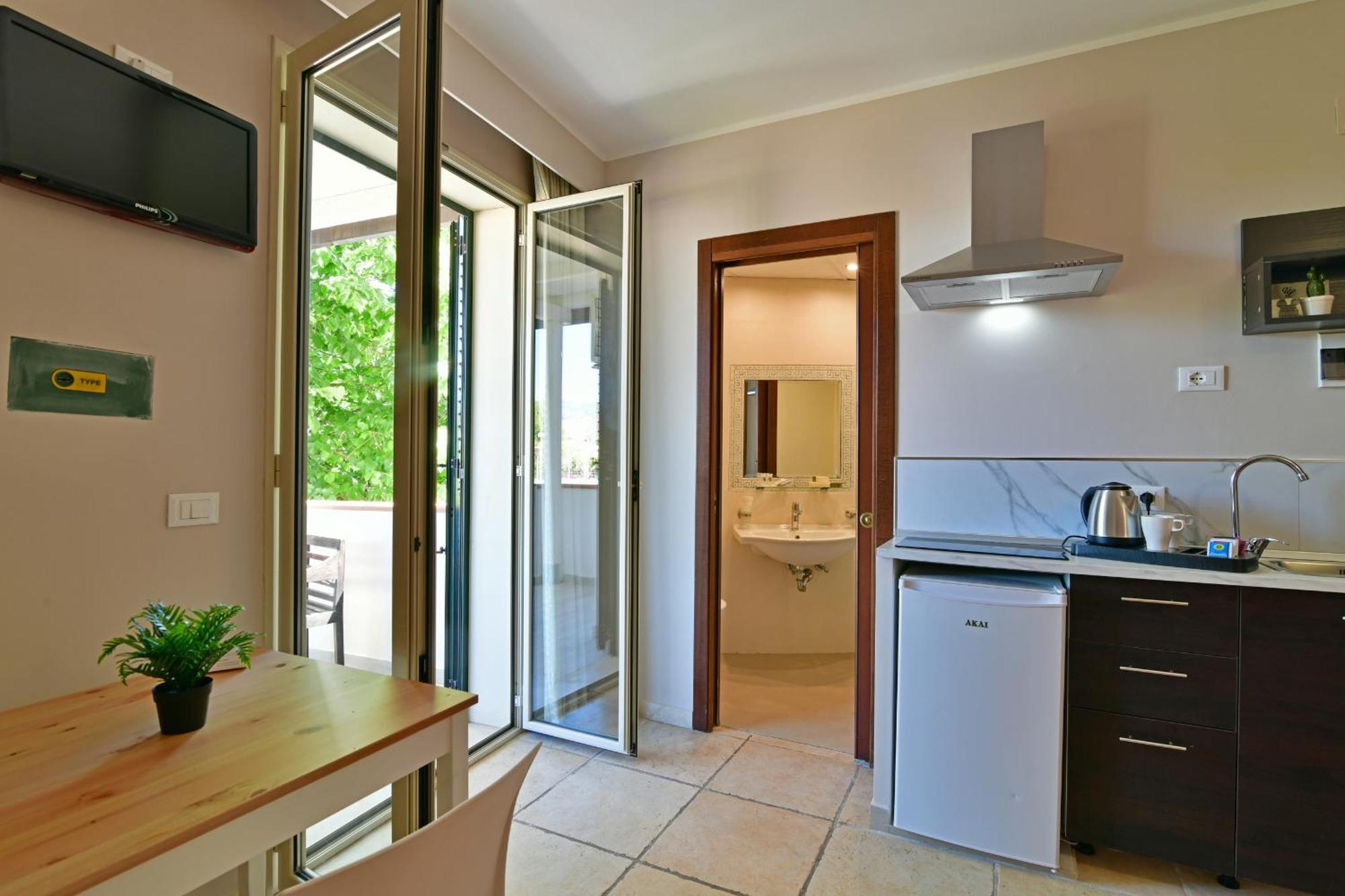 Hotel & Apartments Villa Linda จีอาร์ดีนี นักซอส ภายนอก รูปภาพ