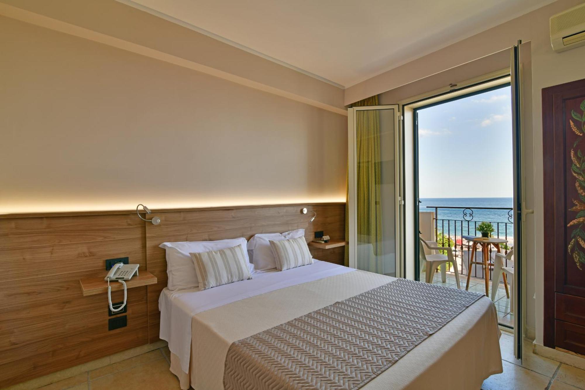 Hotel & Apartments Villa Linda จีอาร์ดีนี นักซอส ภายนอก รูปภาพ