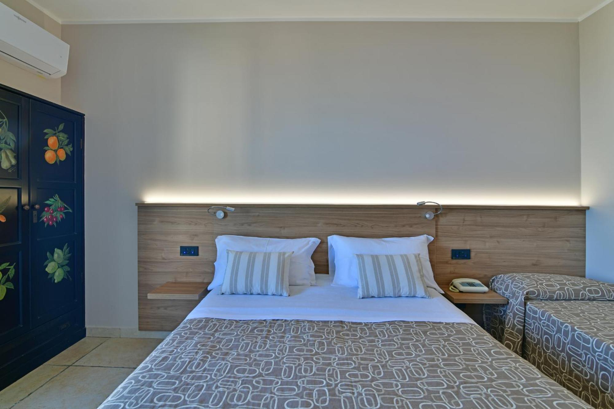Hotel & Apartments Villa Linda จีอาร์ดีนี นักซอส ภายนอก รูปภาพ