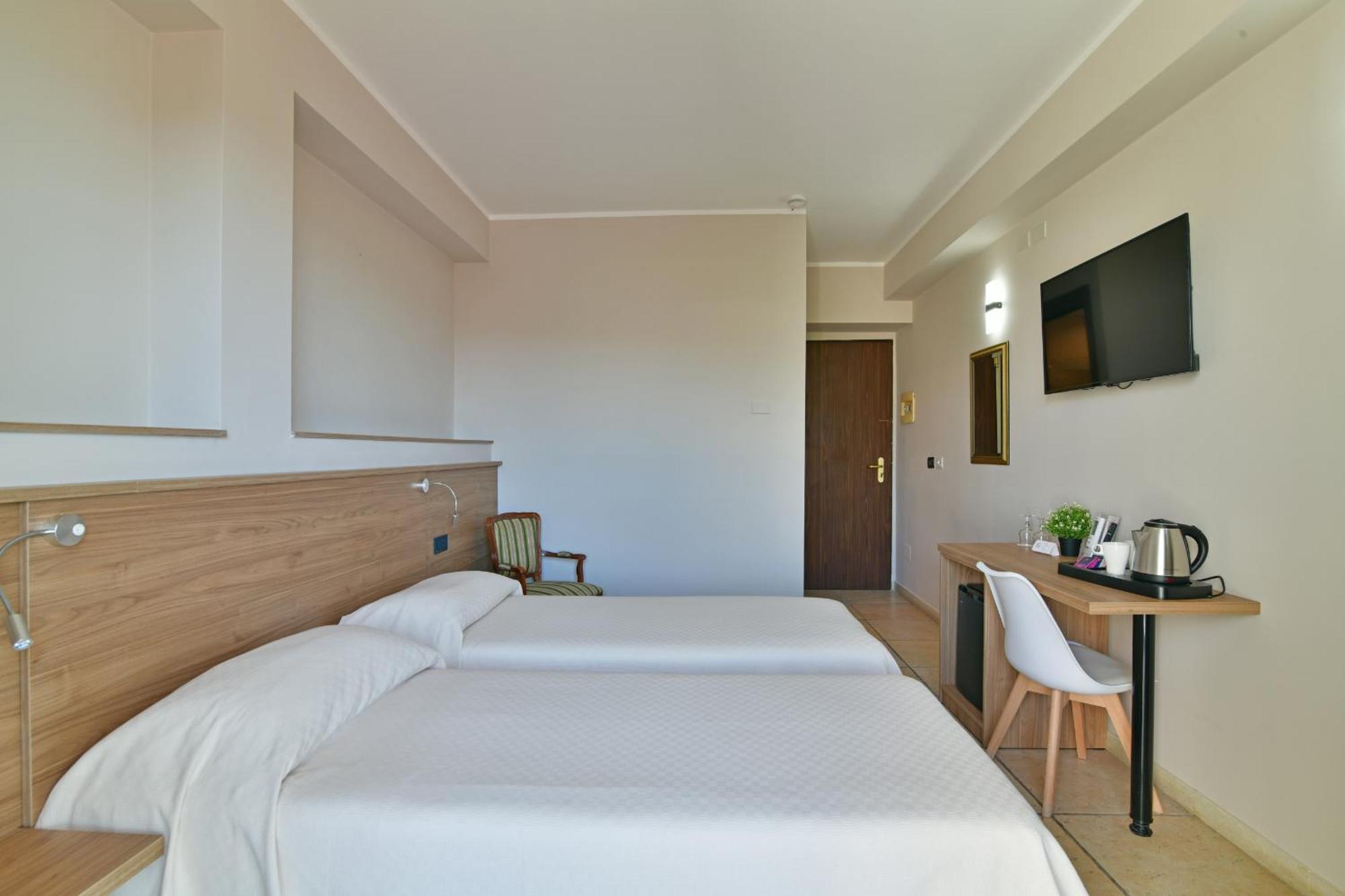 Hotel & Apartments Villa Linda จีอาร์ดีนี นักซอส ภายนอก รูปภาพ