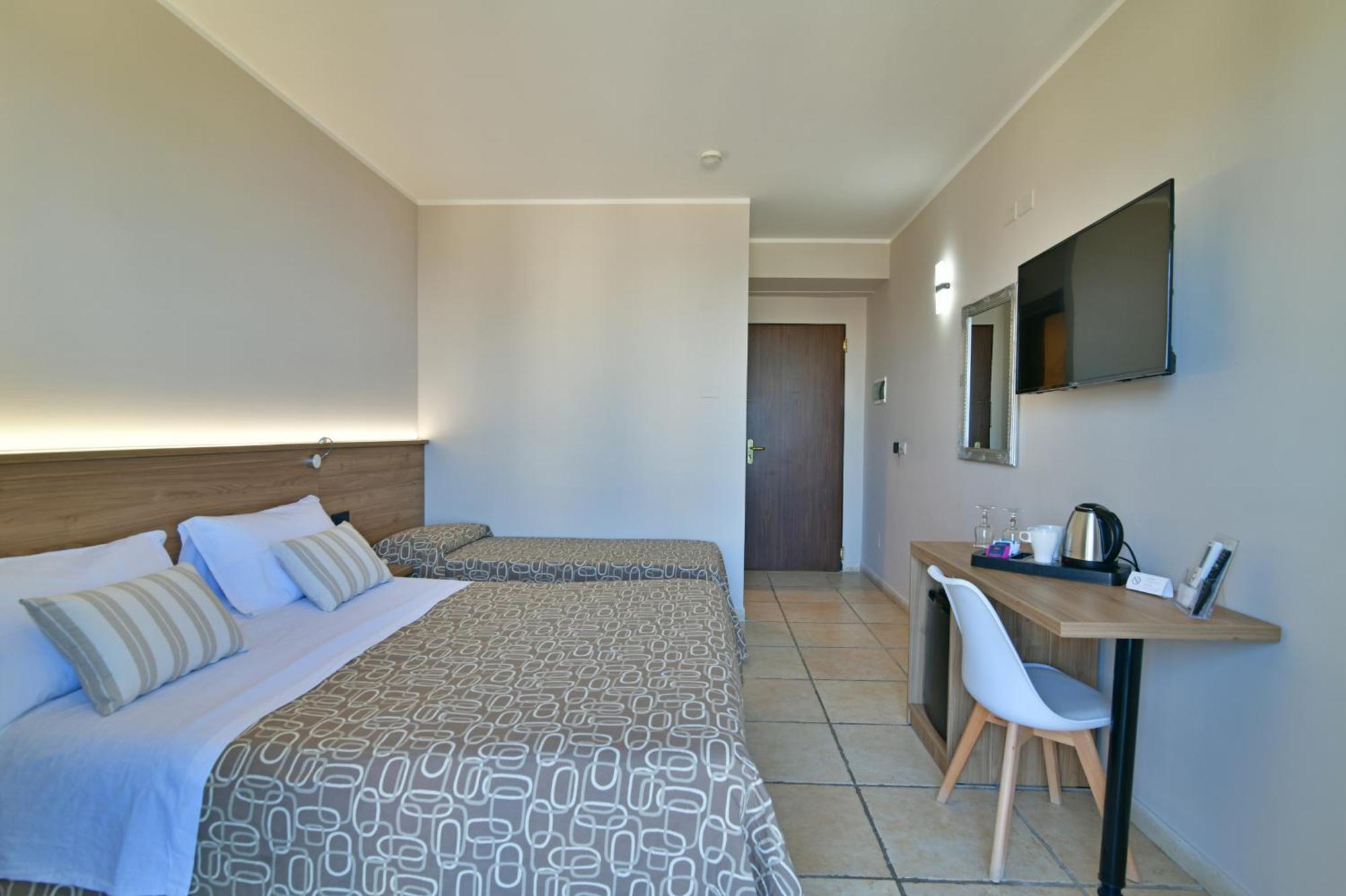 Hotel & Apartments Villa Linda จีอาร์ดีนี นักซอส ภายนอก รูปภาพ
