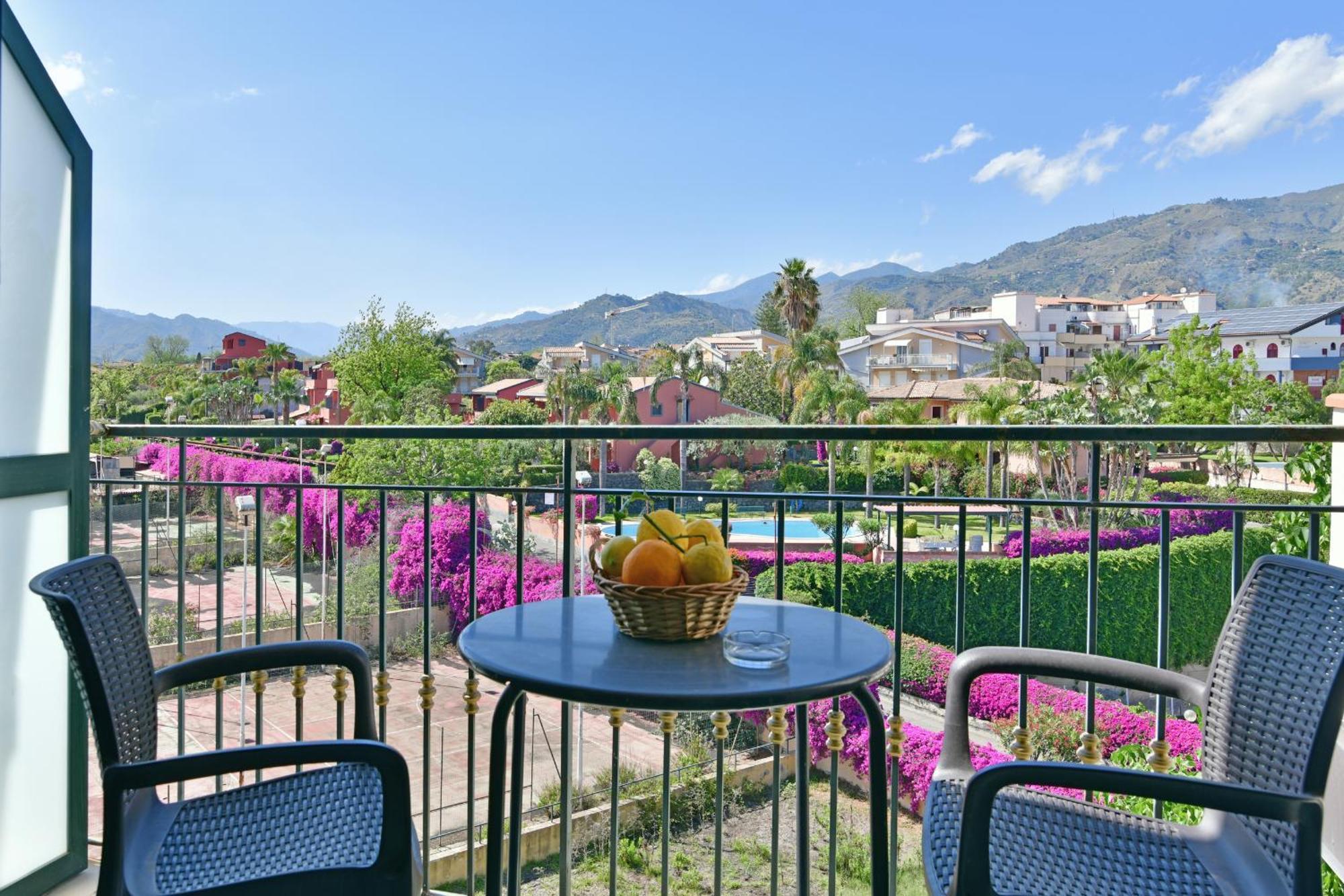 Hotel & Apartments Villa Linda จีอาร์ดีนี นักซอส ภายนอก รูปภาพ